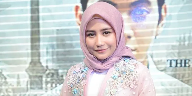 Cerita Prilly Latuconsina Soal Berhijab: Jangan Dipaksa Kalau Hati Belum Siap
