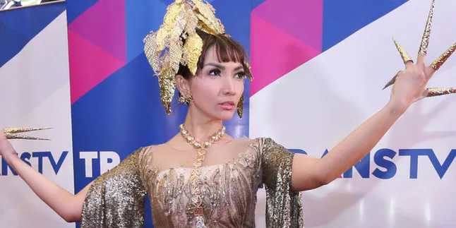 Cerita Roro Fitria Ngaku Pernah Dapat Guna-Guna Sampai Tangan Melepuh