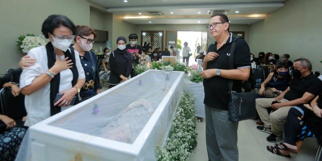 Roy Marten's First Encounter with Rima Melati: She Was Already a Star While I Was Still a Struggling Actor, But She Accepted Me