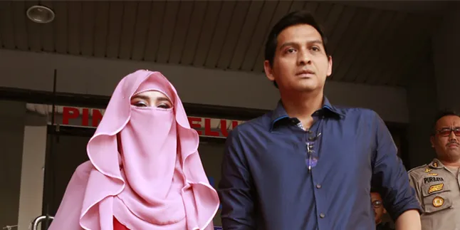 Cerita Tiara Dewi yang Kini Bercadar, Ingin Pensiun dari Dunia Hiburan