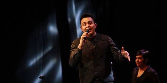 Cerita Tulus Tentang Gajah di Panggung CLEAR JJF 2014