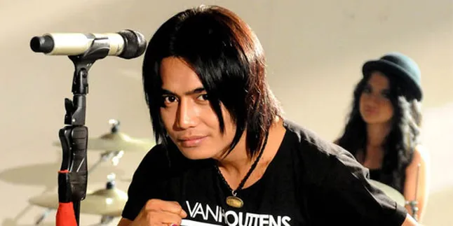 Charly Van Houten di Antara KPK Vs Polri Charly Van Houten di Antara KPK Vs Polri