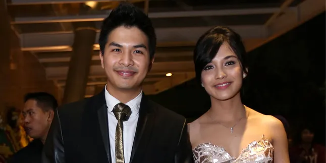 Chelsea Olivia Pakai Kebaya Seksi di Resepsi Raffi Ahmad Chelsea Olivia Pakai Kebaya Seksi di Resepsi Raffi Ahmad