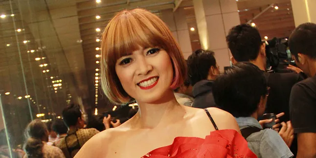 Chika Jessica Jadi Pocong di Film 'GUE BUKAN POCONG' Chika Jessica Jadi Pocong di Film 'GUE BUKAN POCONG'