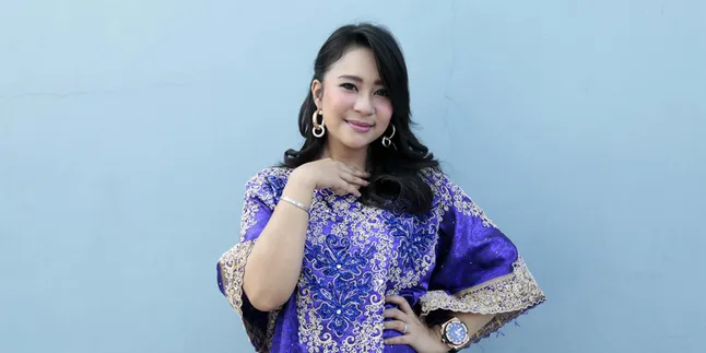 Bahagia Bersama Suami, Chikita Meidy Juga Makin Lengket pada Keluarga Besar