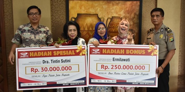 Chintami Atmanegara Shares Hundreds of Millions of Rupiah in Lebaran Gifts to Lucky Easy Shopping Customers