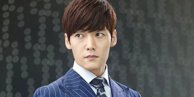 Choi Jin Hyuk 'The Heirs' Palsukan Umur di Profilnya!
