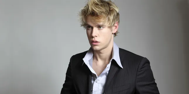 Chord Overstreet Persembahkan Lagu Khusus Untuk Cory Monteith Chord Overstreet Persembahkan Lagu Khusus Untuk Cory Monteith