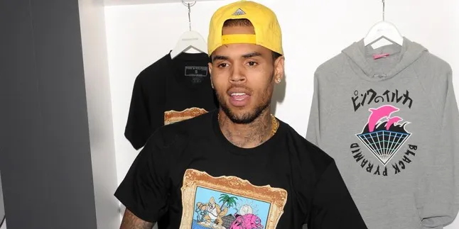 Chris Brown Akui Sudah Putus Dari Rihanna