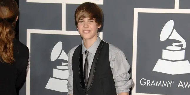 Chris Brown: Justin Bieber Seperti Elvis Presley Kecil