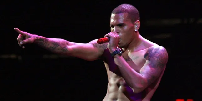 Chris Brown: Pukuli Rihanna Adalah Penyesalan Terbesarku