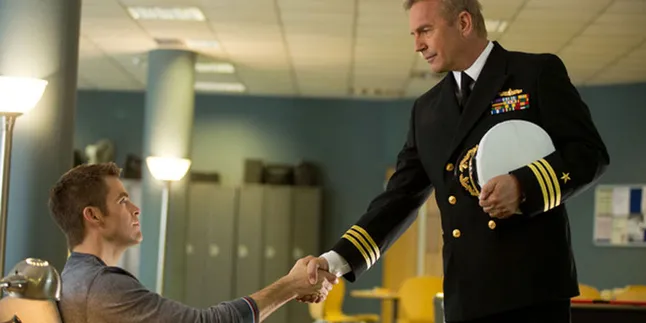 Chris Pine Banyak Belajar Dari Kevin Costner Chris Pine Banyak Belajar Dari Kevin Costner