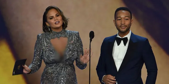 Chrissy Teigen Mengaku John Legend Selalu Membuatnya Merasa Dicinta