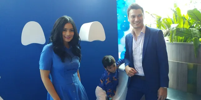 Christian Sugiono Jadi Idola Sang Anak, Titi Kamal Merasa Happy