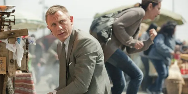 Christopher Nolan Bakal Jadi Sutradara Bond Yang Hebat