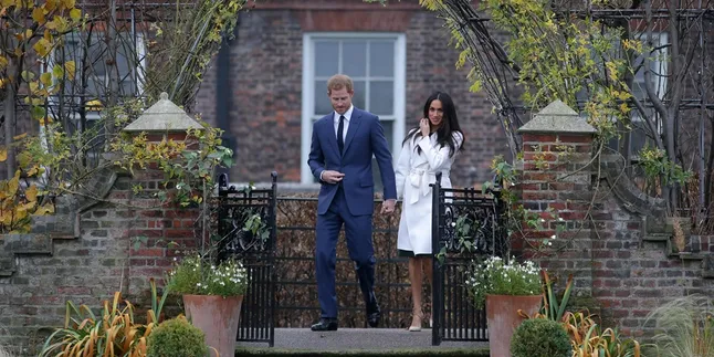 Cincin Kawin Pangeran Harry & Meghan Markle Terbuat Dari Emas Pemberian Sang Ratu Cincin Kawin Pangeran Harry & Meghan Markle Terbuat Dari Emas Pemberian Sang Ratu
