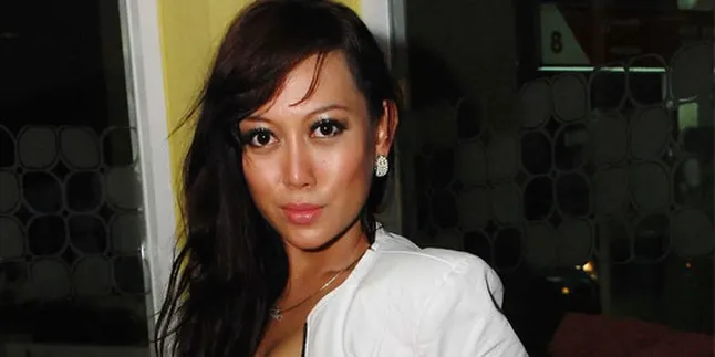 Cincin Nata Naritha Hadiah Dari Kiki Farrel