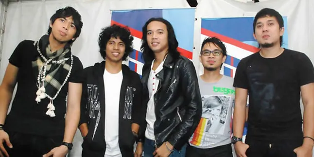 'Cinta Gila', Zigaz Ingatkan Tentang Jatuh Cinta