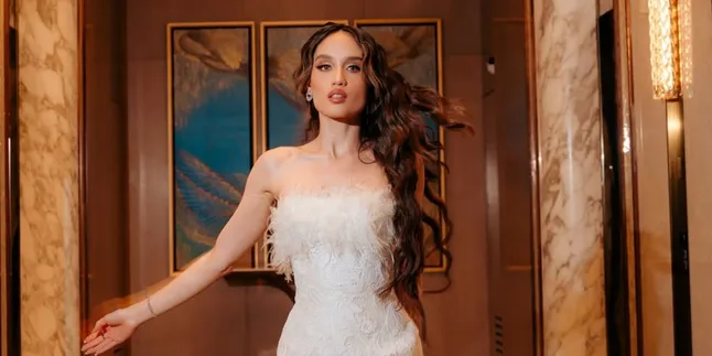 Cinta Laura Attends TikTok Awards Indonesia 2025, Clarifies Viral Video Mentioning 'Soto'