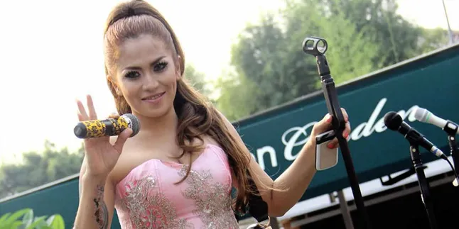 Cinta Penelope Garap Album Solo