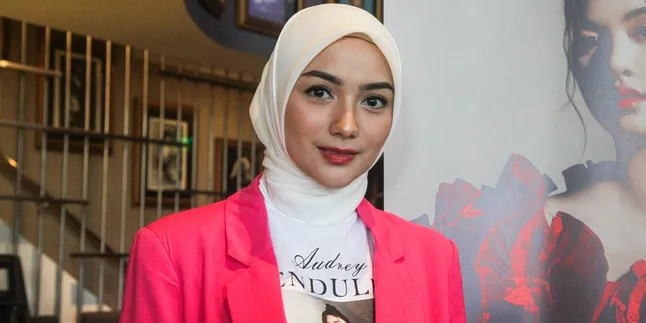 Citra Kirana Debut Jadi Produser Musik untuk Single Terbaru Audrey Zeta Citra Kirana Debut Jadi Produser Musik untuk Single Terbaru Audrey Zeta