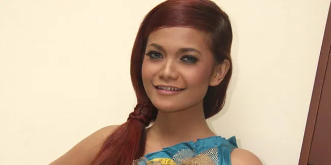 Citra Scholastika Pakai Make Up Agar Pede