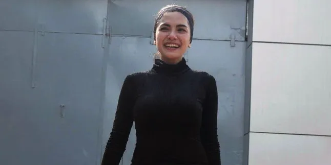 Ciuman Sesama Cewek, Nikita Mirzani Promo Film?