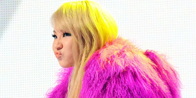 CL 2NE1 Bagi Pesan Positif Lewat Foto Seksi