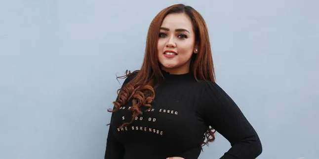 Clara Gopa Sebut Ada Tujuan Mulia di Balik Kanopi Garasinya Makan Jalan Clara Gopa Sebut Ada Tujuan Mulia di Balik Kanopi Garasinya Makan Jalan