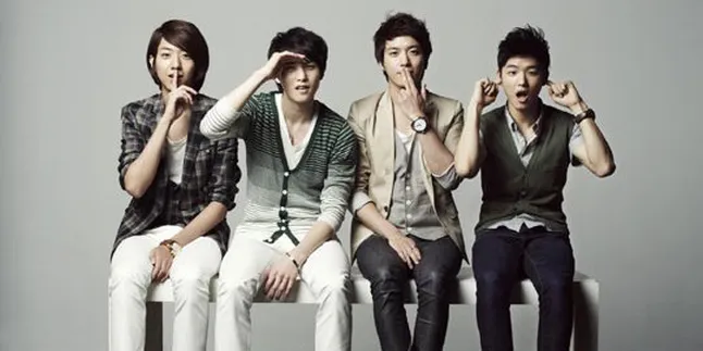 CN Blue Puncaki Chart Album Billboard Dunia