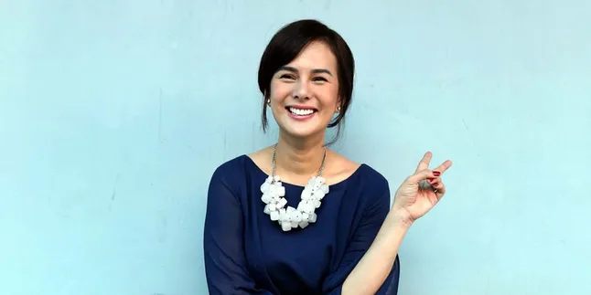 Coba Siomay Manchester, Astrid Tiar Makan Sambil Marah-Marah