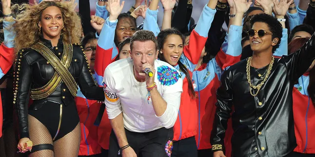 Coldplay Rayakan Sejarah Imigran Amerika di Klip 'Miracles' Coldplay Rayakan Sejarah Imigran Amerika di Klip 'Miracles'