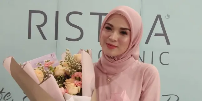Come Back Nyanyi, Delia Septianti Tak Mau Lepaskan Bisnis Fashion Come Back Nyanyi, Delia Septianti Tak Mau Lepaskan Bisnis Fashion