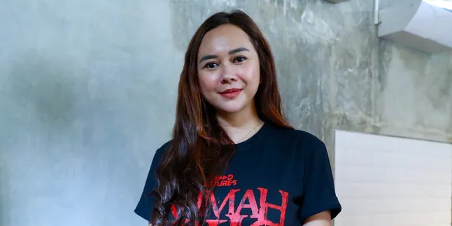 Comeback Main Film Horor Syuting Dua Minggu di Jogja, Aura Kasih Tinggalkan Anak Sementara Comeback Main Film Horor Syuting Dua Minggu di Jogja, Aura Kasih Tinggalkan Anak Sementara