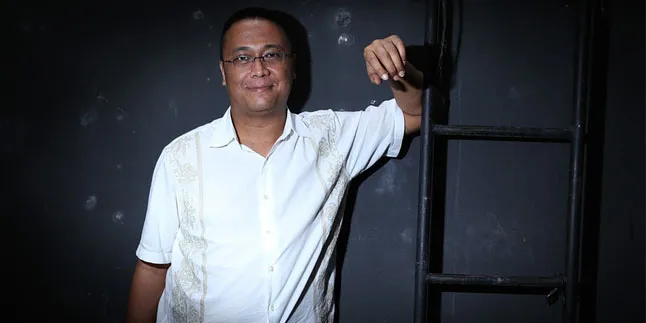 Comeback, Rudi Soedjarwo Membuat 'STAY WITH ME' Berasa Film Indie