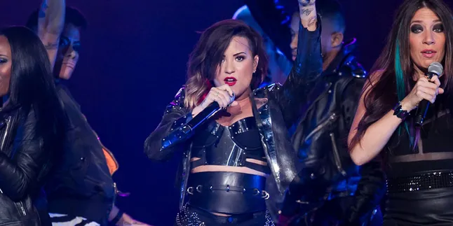 'CONFIDENT', Demi Lovato Ajak Iggy Azalea di Album Baru