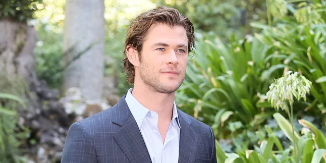 Congrats! Istri Chris Hemsworth Hamil Anak Kembar
