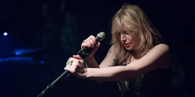 Courtney Love Buka Lowongan Bassis, Hanya Dapat 1 Pelamar