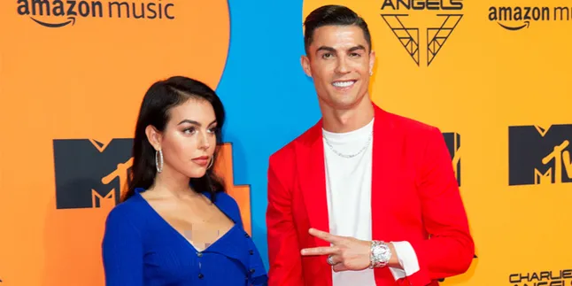 Cristiano Ronaldo & Georgina Rodriguez Rayakan Ultah Anaknya dengan Sederhana