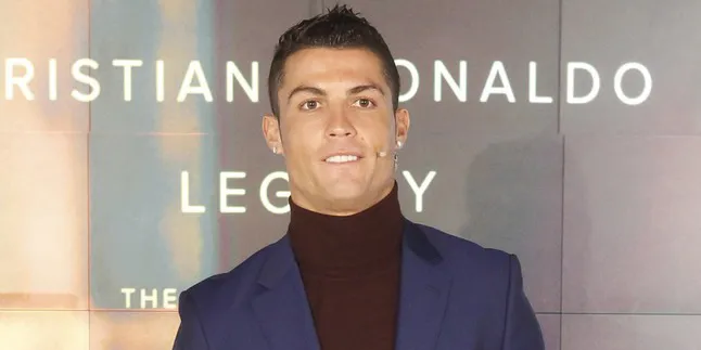 Cristiano Ronaldo Bertemu Dengan Jawara UFC, Bagaimana Reaksinya? Cristiano Ronaldo Bertemu Dengan Jawara UFC, Bagaimana Reaksinya?