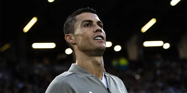 Cristiano Ronaldo Selfie Bareng 2 Putri Cantiknya, Nggemesin Banget!