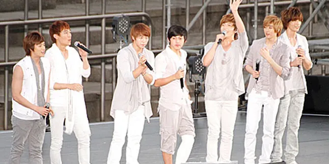 Cuaca Buruk Jakarta, U-KISS Tunda Fan Meeting Sampai April Cuaca Buruk Jakarta, U-KISS Tunda Fan Meeting Sampai April