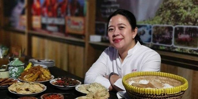 Granddaughter of Indonesian President Soekarno, Puan Maharani Turns Out to Really Enjoy Street Food