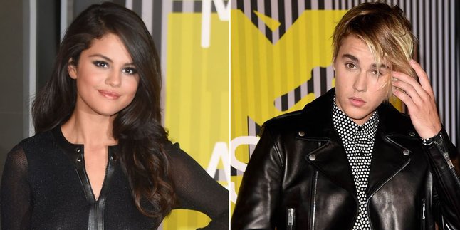 Cuek! Ini Wajah Selena Gomez Saat Justin Bieber Tampil di MTV VMA