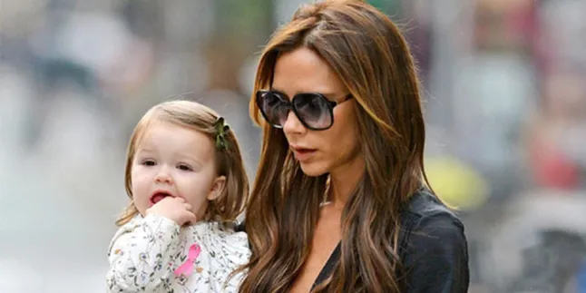 Cuma Bola Ini Yang Cocok Untuk Harper Seven Beckham Cuma Bola Ini Yang Cocok Untuk Harper Seven Beckham