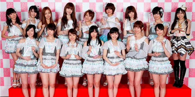 Cuma Butuh Seminggu, AKB48 Sukses Jual Sejuta Kopi Album!