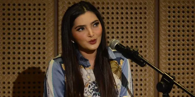 Curhat di Instagram, Siapa Sih Yang Disindir Ashanty?