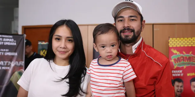 Curhat Tentang Rafathar, Nagita Slavina Mewek di 'Hitam Putih'