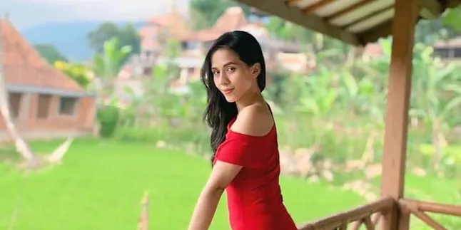 Curhat Veronica Sani Soal Wajah Bruntusan Akibat Syuting, Ini Cara Jitunya Jaga Penampilan Tetap Prima Curhat Veronica Sani Soal Wajah Bruntusan Akibat Syuting, Ini Cara Jitunya Jaga Penampilan Tetap Prima