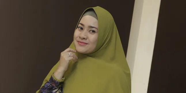 Curhatan Ikke Nurjanah Terkait Putrinya yang Kini Punya Ibu Sambung Curhatan Ikke Nurjanah Terkait Putrinya yang Kini Punya Ibu Sambung